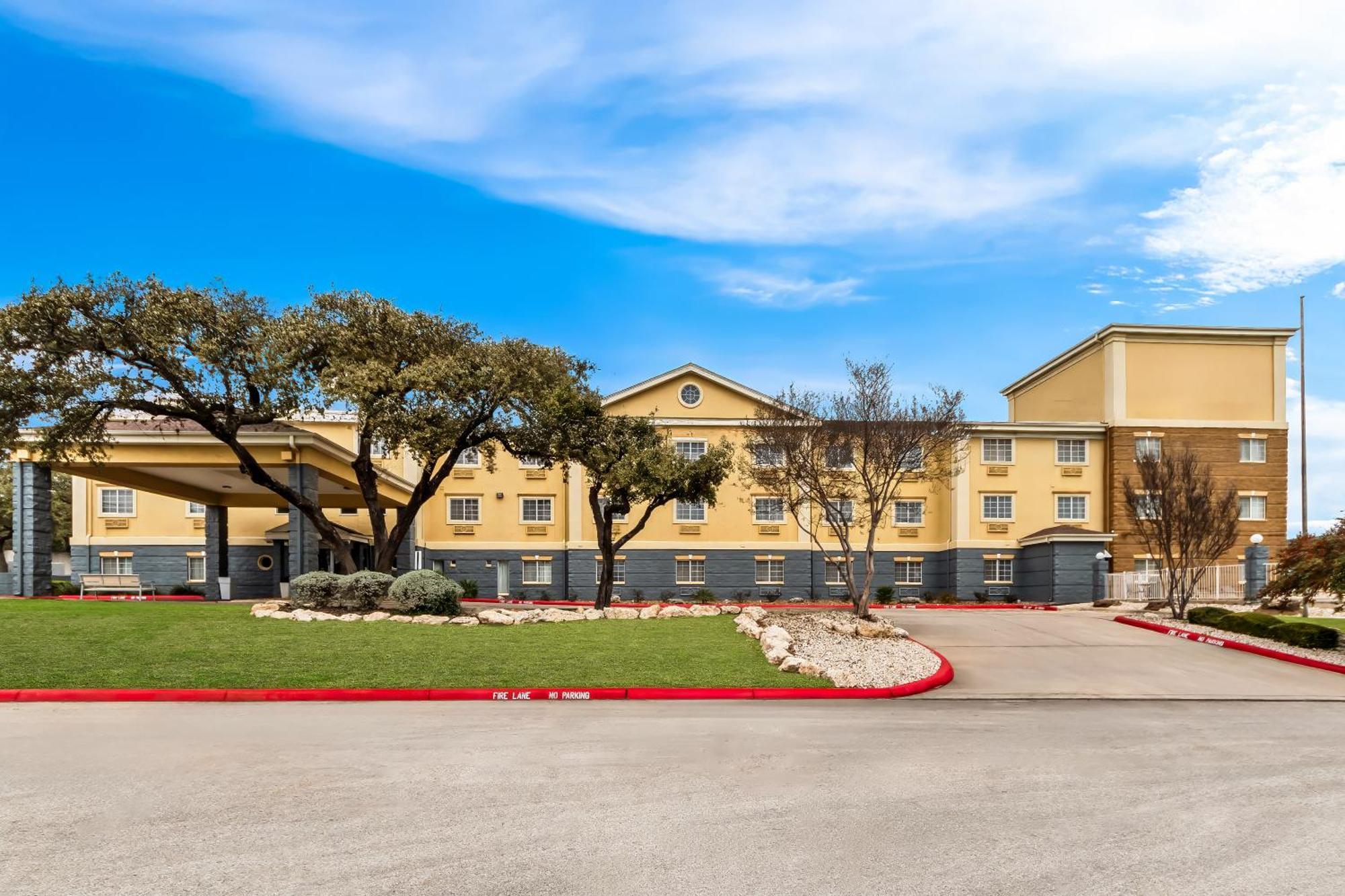 Quality Inn & Suites Airport North - Stone Oak San Antonio Exterior foto
