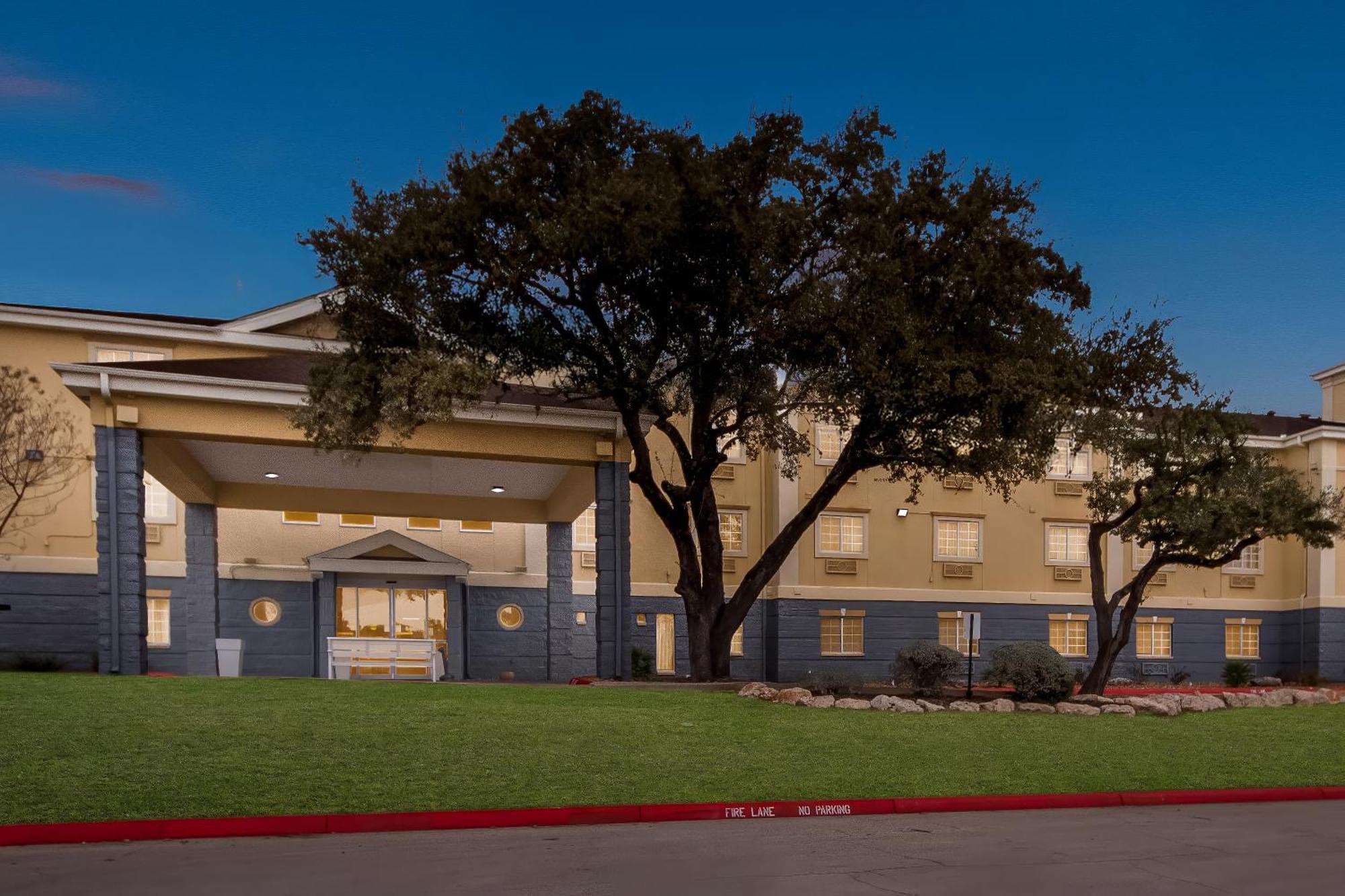 Quality Inn & Suites Airport North - Stone Oak San Antonio Exterior foto