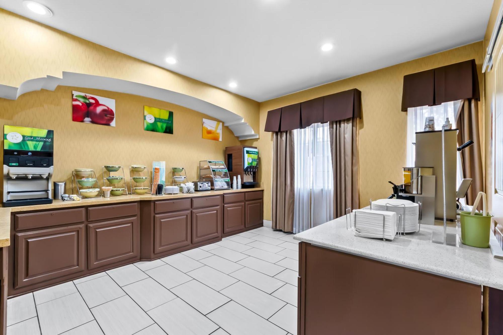 Quality Inn & Suites Airport North - Stone Oak San Antonio Exterior foto